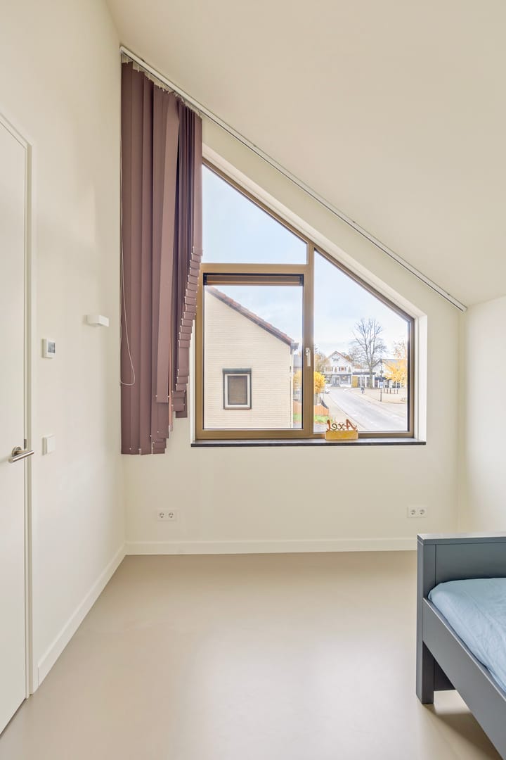 Foto 46 van van Ambestraat 10