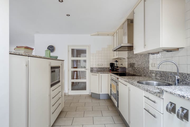 Foto 12 van Maarten Trompstraat 8