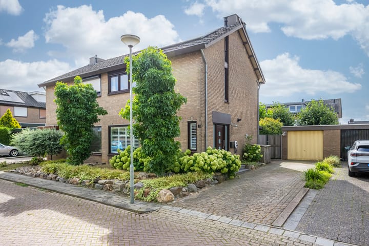 Foto 1 van Paul van Ostaijenstraat 5