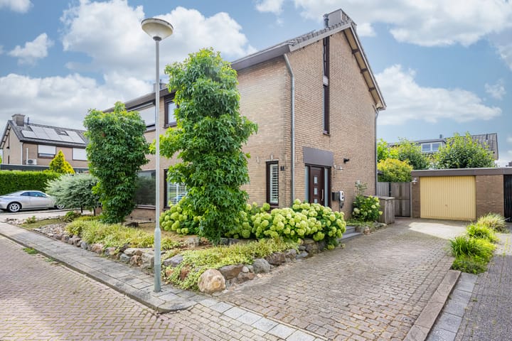 Foto 21 van Paul van Ostaijenstraat 5