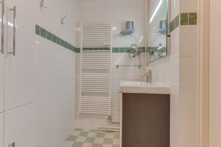 Photo 28 of Jan van Goyenstraat 176