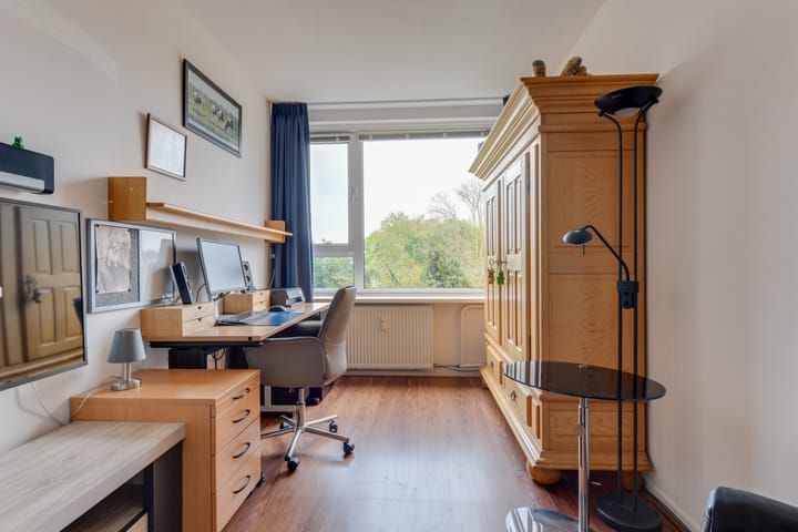 Photo 32 of Jan van Goyenstraat 176