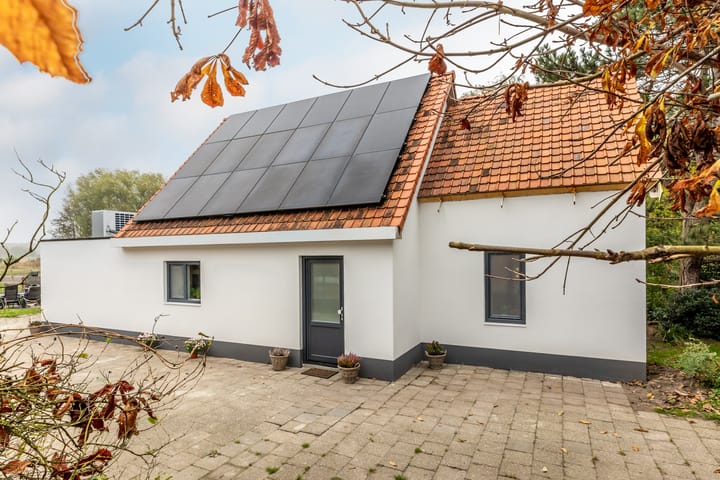 Foto 8 van Middelweg 10