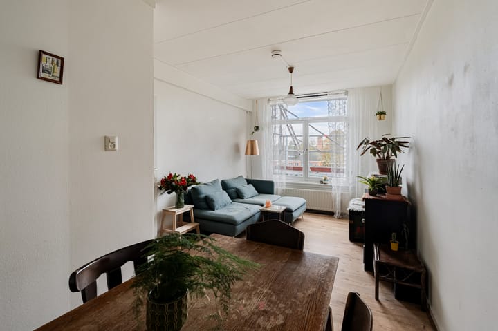 Photo 6 of Spaarndammerstraat 18-H