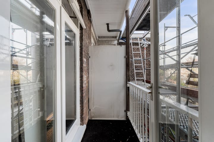 Photo 18 of Spaarndammerstraat 18-H