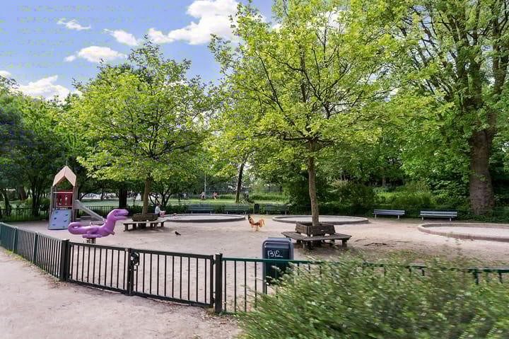 Photo 24 of Spaarndammerstraat 18-H