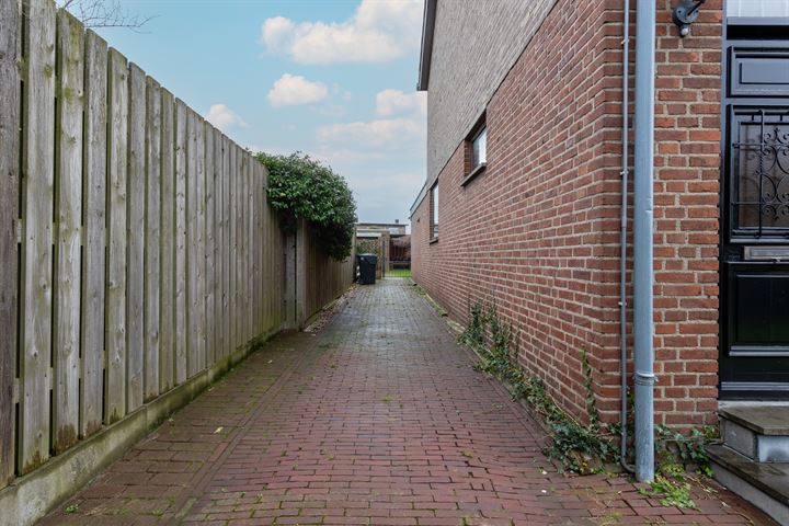 Bekijk foto 31 van Pastoor Tijssenstraat 1