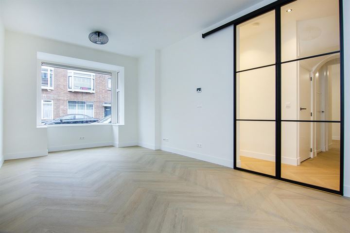 View photo 6 of Teding van Berkhoutstraat 57