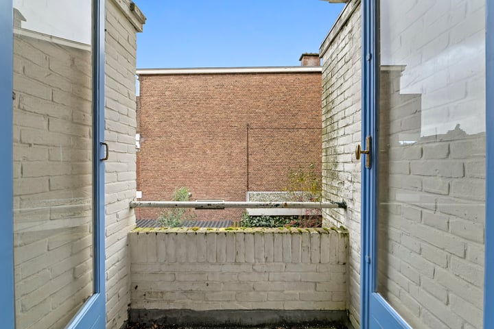 Bekijk foto 27 van van Montfoortstraat 67