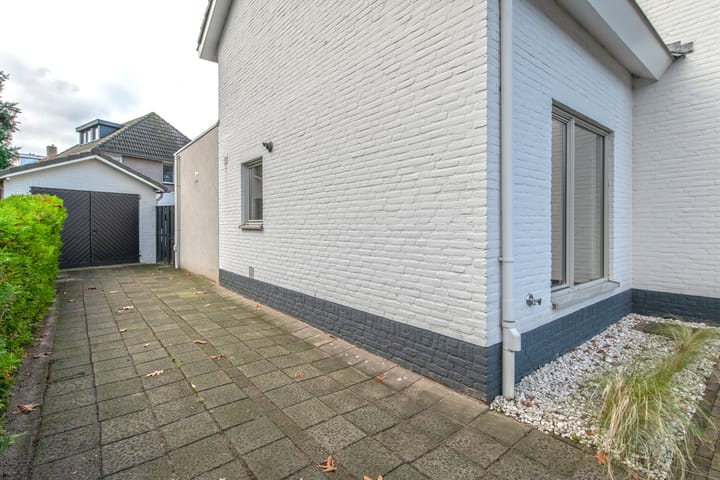 Foto 31 van Burgemeester Uijenstraat 36