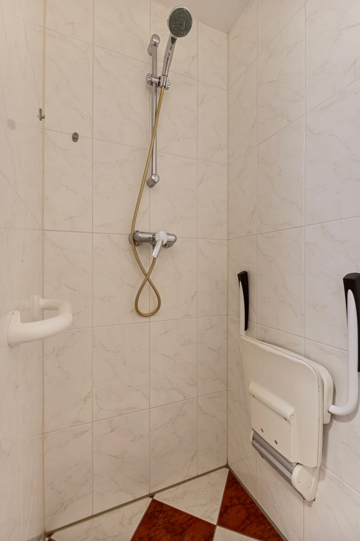 Photo 16 of Angerensteinstraat 9