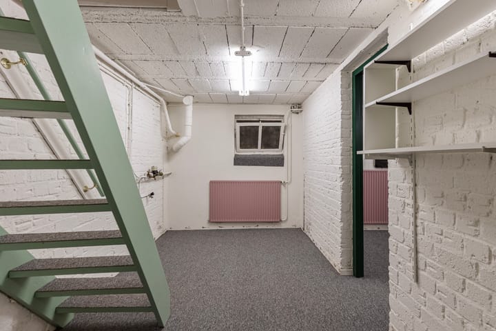 Photo 29 of Angerensteinstraat 9