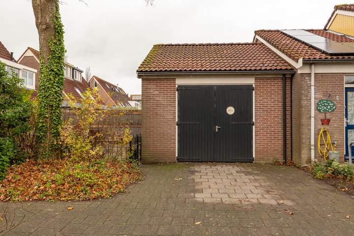 Photo 4 of Kamille 11