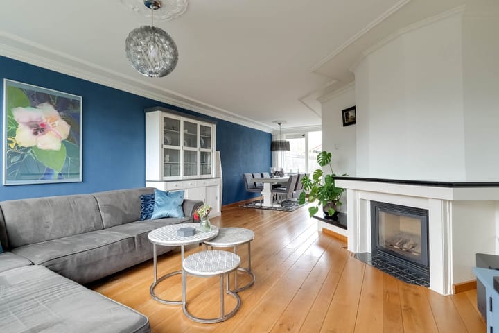 Photo 12 of Kamille 11