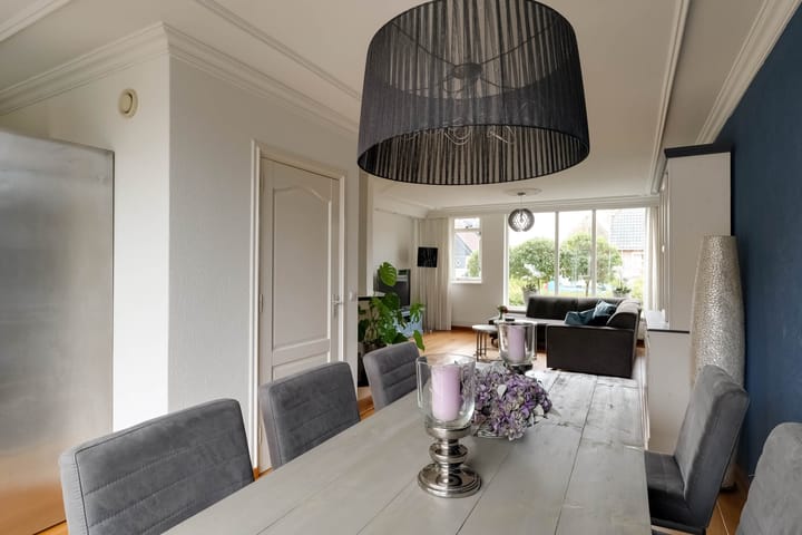 Photo 18 of Kamille 11