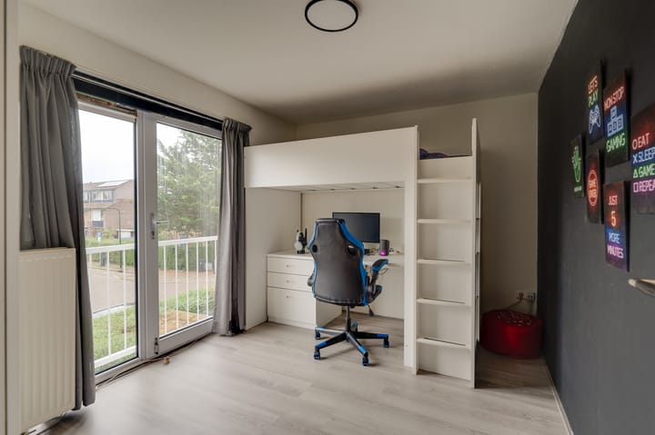 Foto 16 van Trompstraat 74