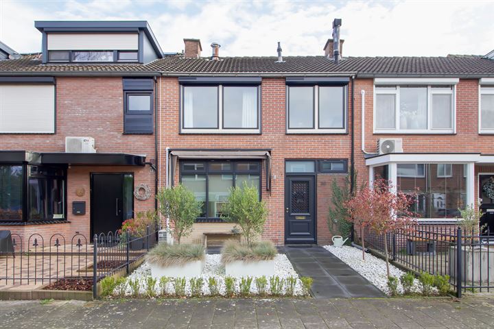 View photo 1 of Koenraadstraat 36