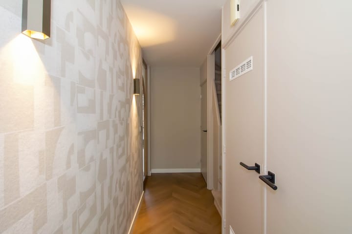 Photo 14 of Koenraadstraat 36