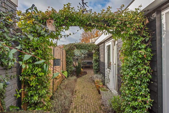 Photo 2 of Trompstraat 12