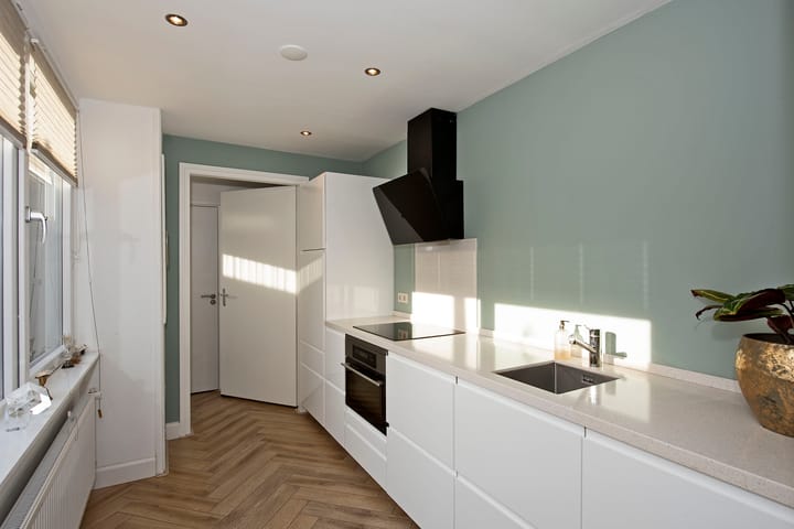 Photo 10 of Trompstraat 12