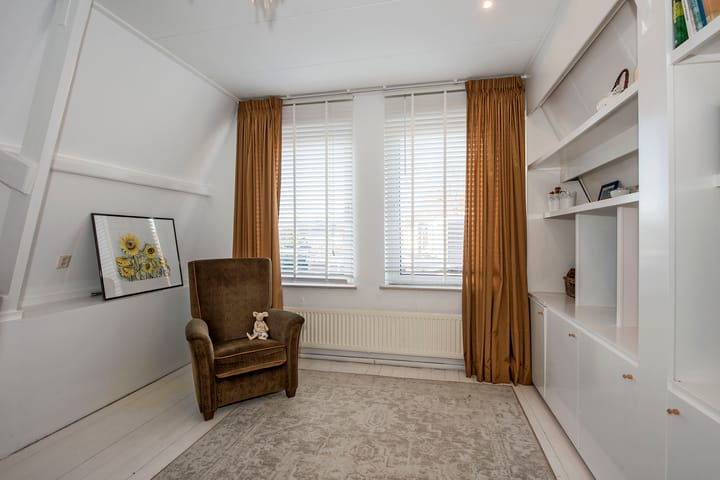 Photo 20 of Trompstraat 12