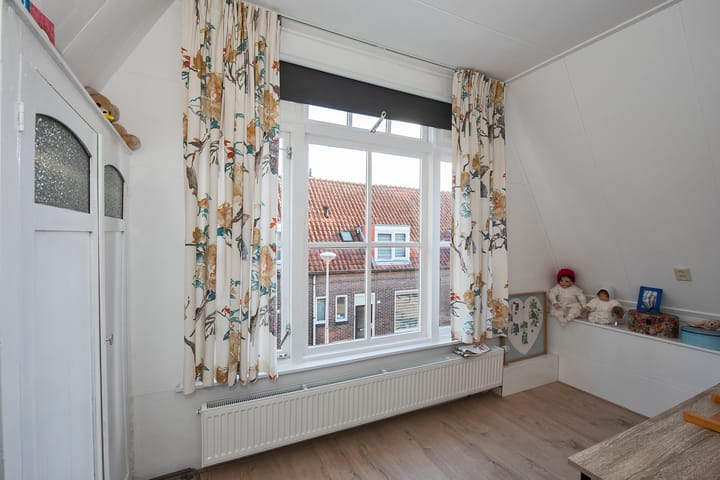 Photo 22 of Trompstraat 12