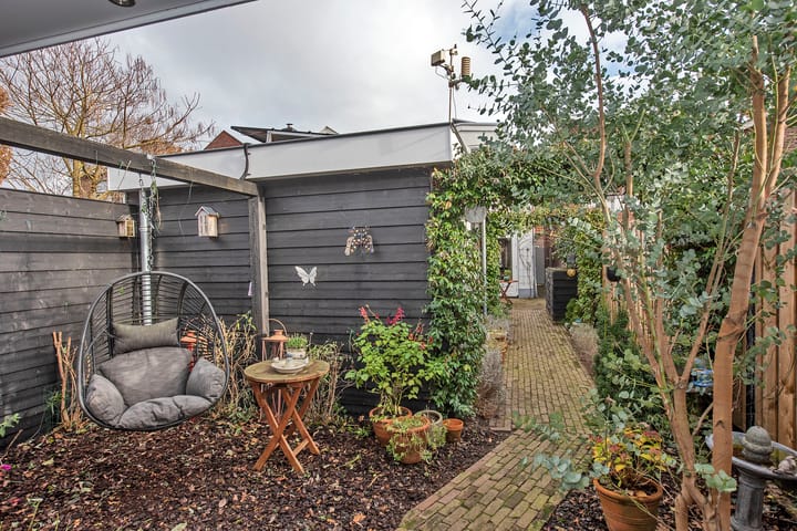 Photo 33 of Trompstraat 12