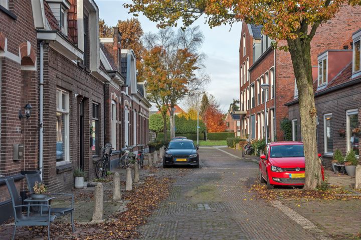 Bekijk foto 34 van Trompstraat 12