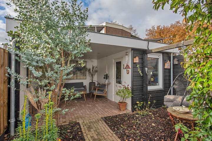 Photo 31 of Trompstraat 12