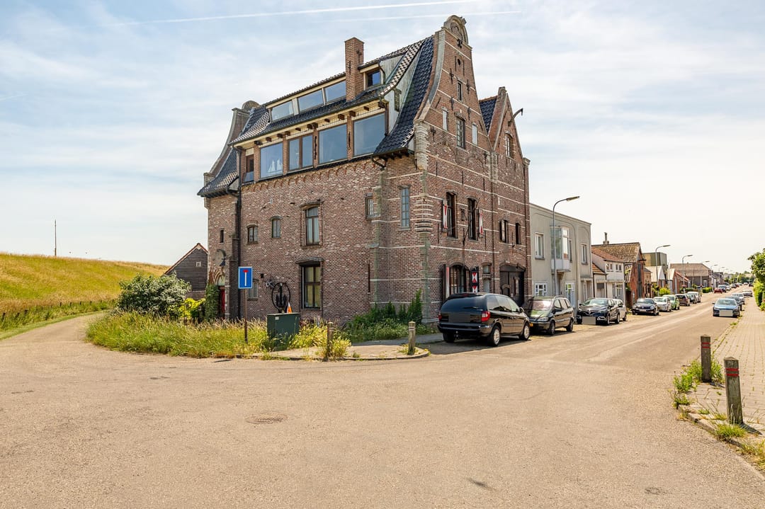 Photo 2 of Walsoordensestraat 4