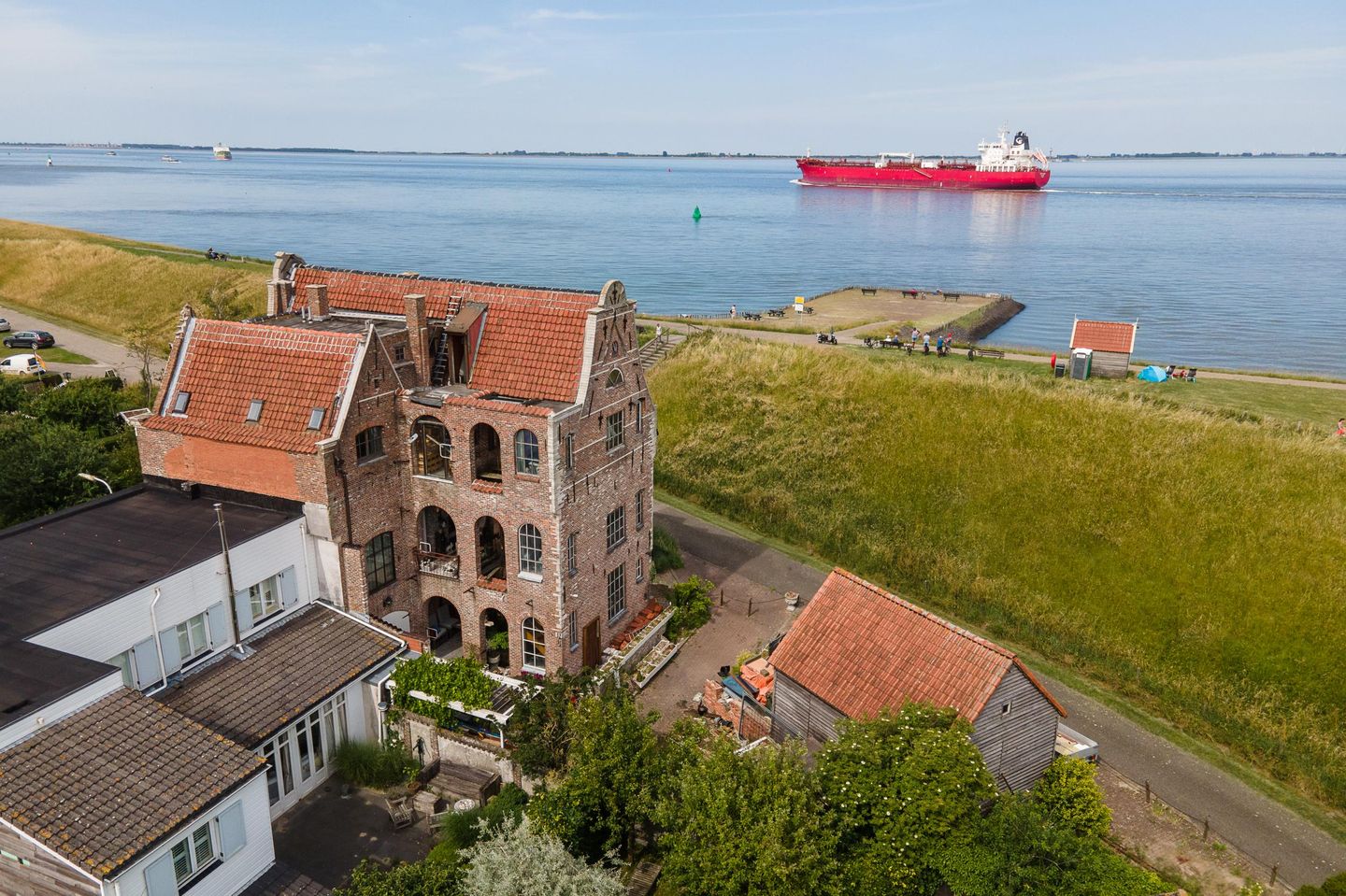 Photo 4 of Walsoordensestraat 4