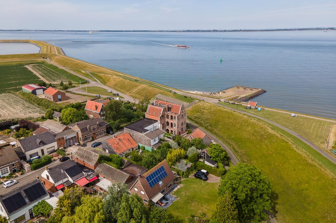 Photo 8 of Walsoordensestraat 4