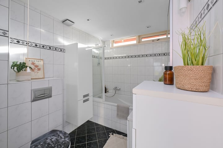 Photo 29 of Benesserlaan 330