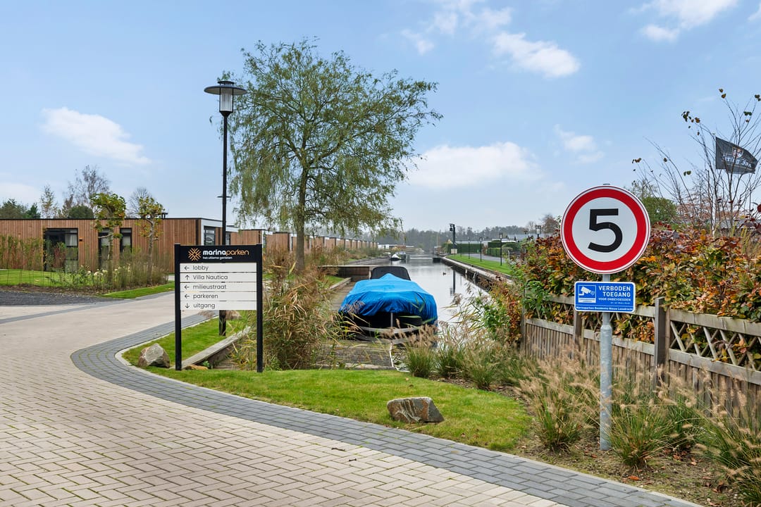 Foto 8 van Nieuw-Loosdrechtsedijk 215-CH020