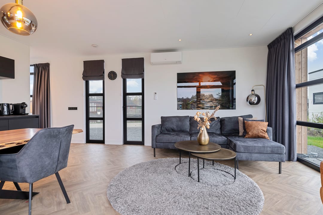 Foto 17 van Nieuw-Loosdrechtsedijk 215-CH020