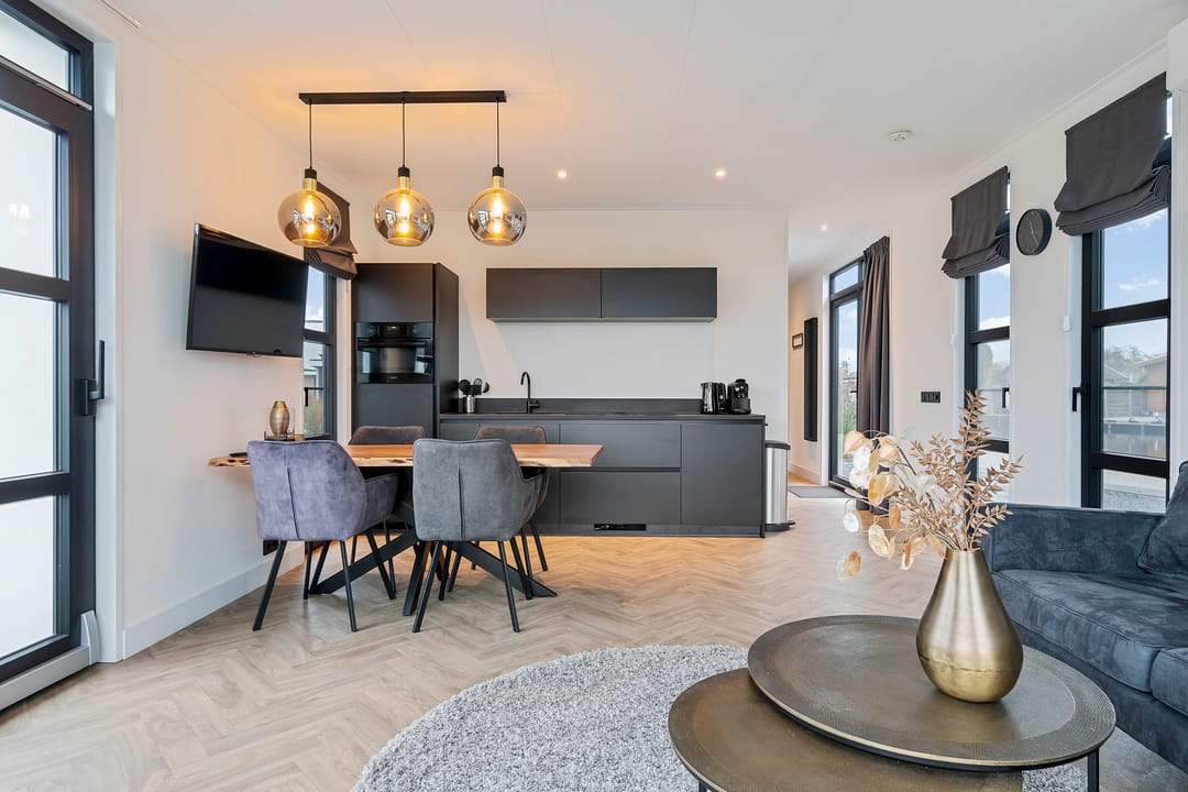 Foto 13 van Nieuw-Loosdrechtsedijk 215-CH020