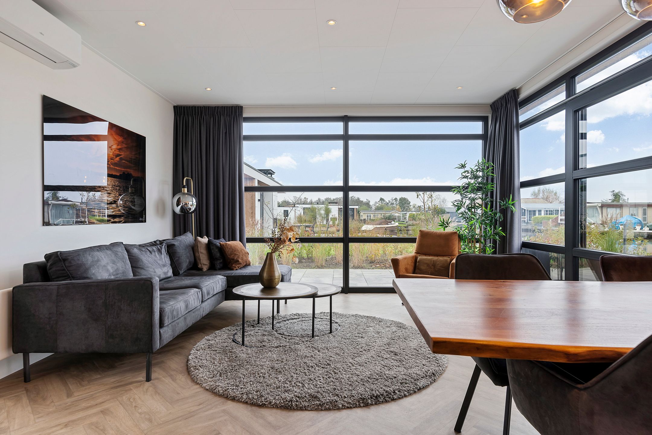 Foto 15 van Nieuw-Loosdrechtsedijk 215-CH020