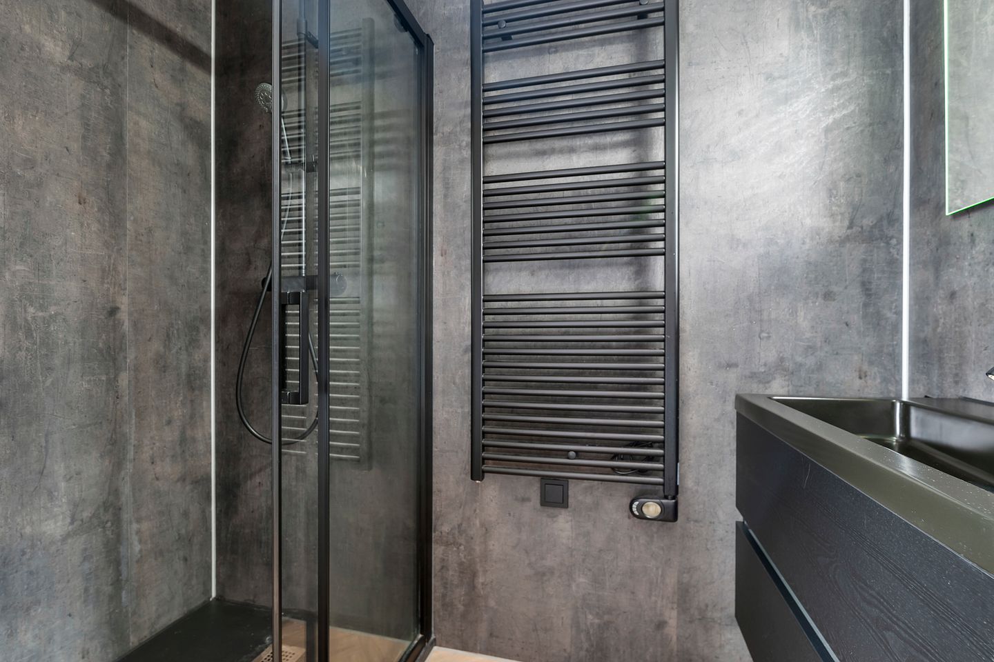 Foto 19 van Nieuw-Loosdrechtsedijk 215-CH020