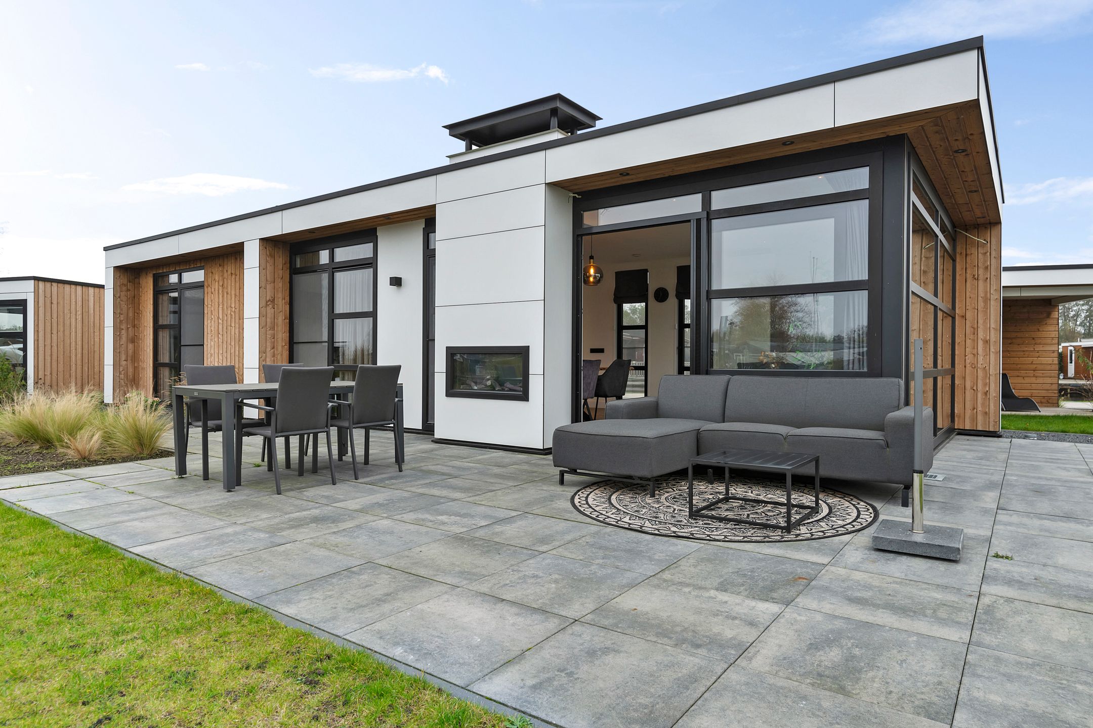 Foto 27 van Nieuw-Loosdrechtsedijk 215-CH020