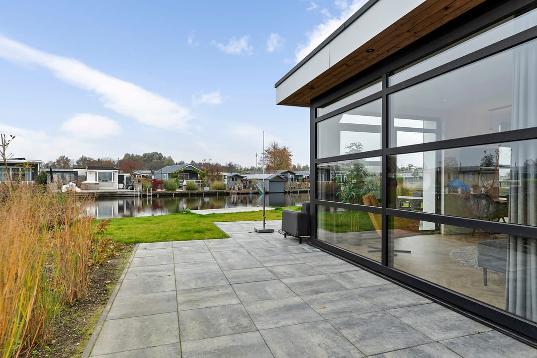 Foto 28 van Nieuw-Loosdrechtsedijk 215-CH020