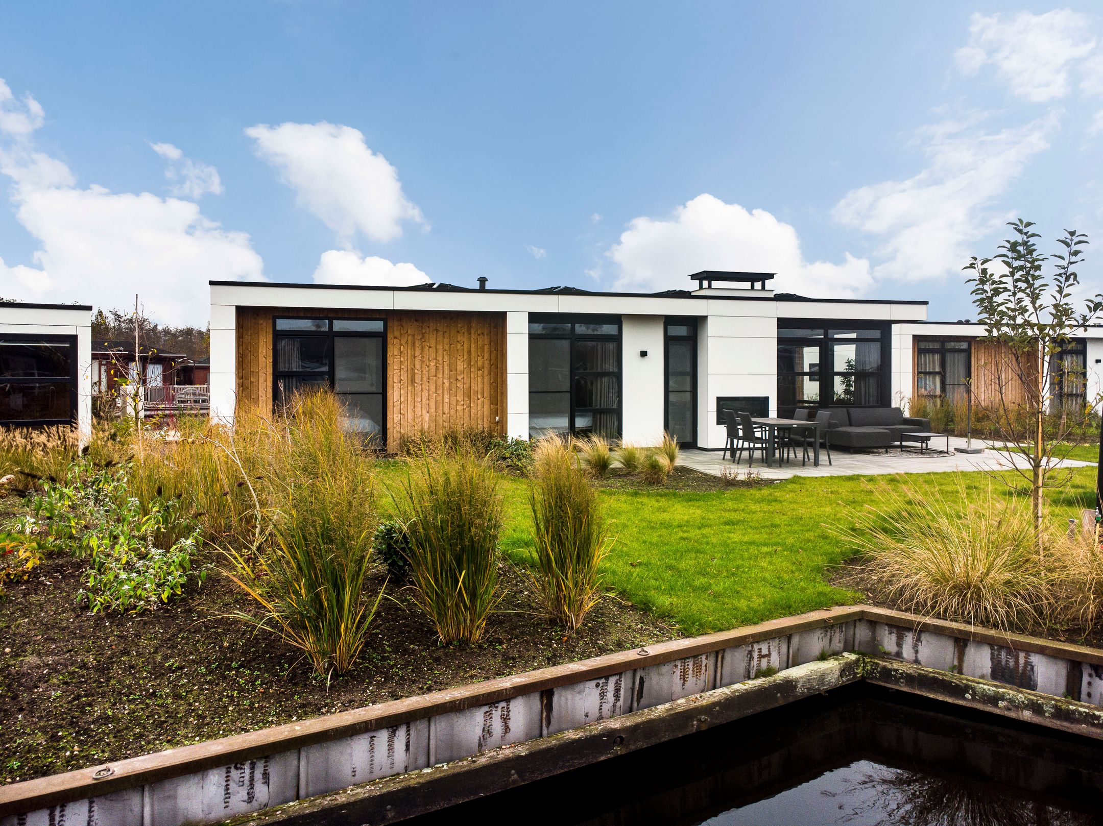 Foto 30 van Nieuw-Loosdrechtsedijk 215-CH020