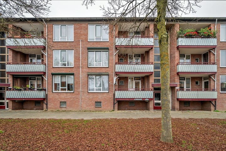 Bekijk foto 41 van Staringstraat 28