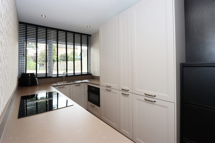 Foto 2 van van de Veldeweg 30