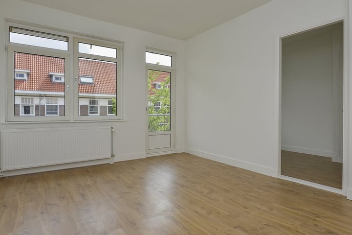 Bekijk foto 3 van Sassenheimstraat 29-3