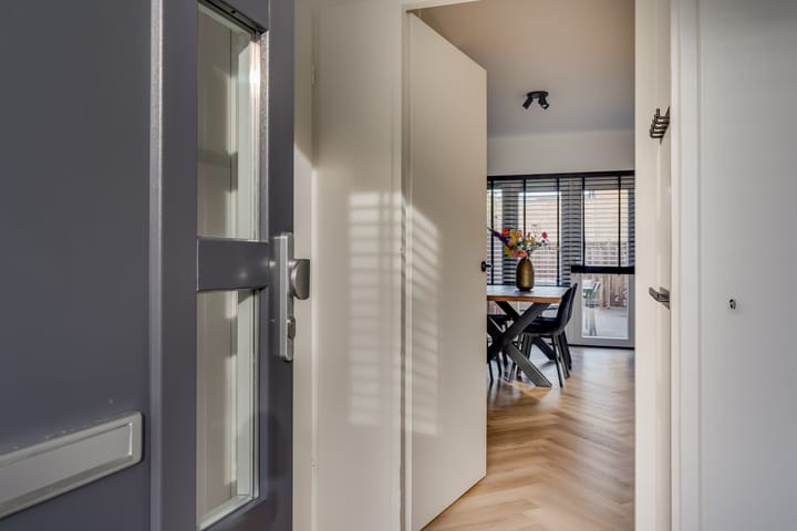 Foto 10 van Hazelaarstraat 24