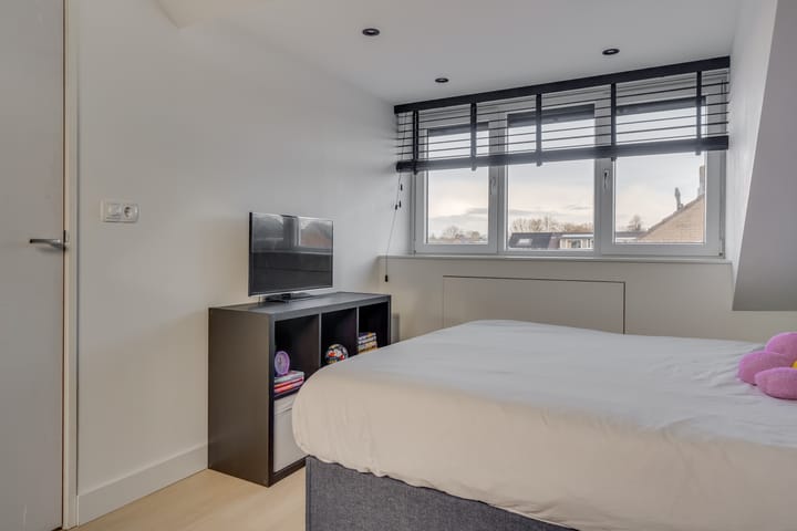 Foto 38 van Hazelaarstraat 24