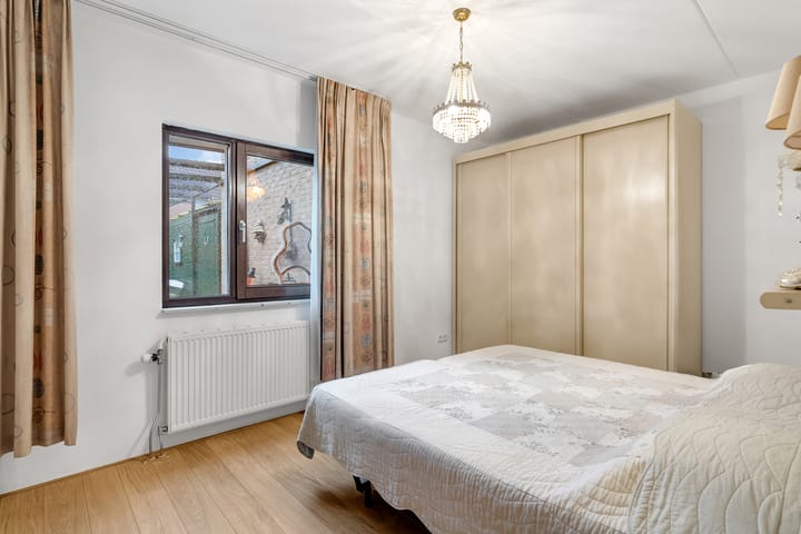 Foto 12 van Van Fridaghmarke 9