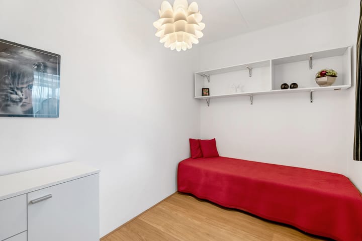 Foto 15 van Van Fridaghmarke 9