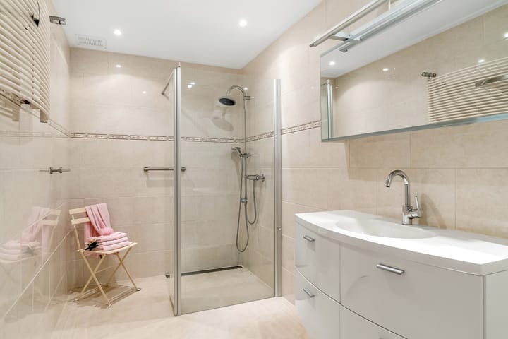 Foto 17 van Van Fridaghmarke 9