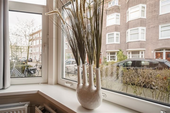 View photo 6 of Bernissestraat 47-H